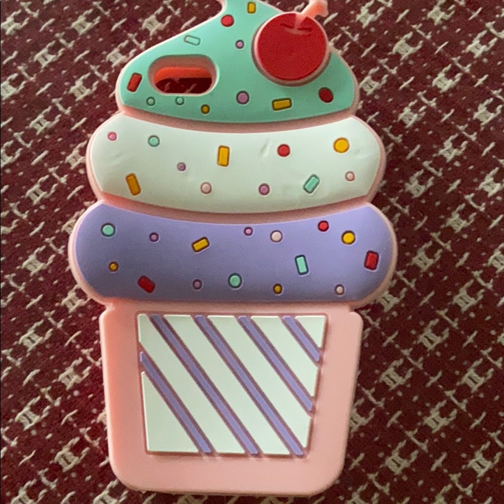 IPhone 5c icr cream case